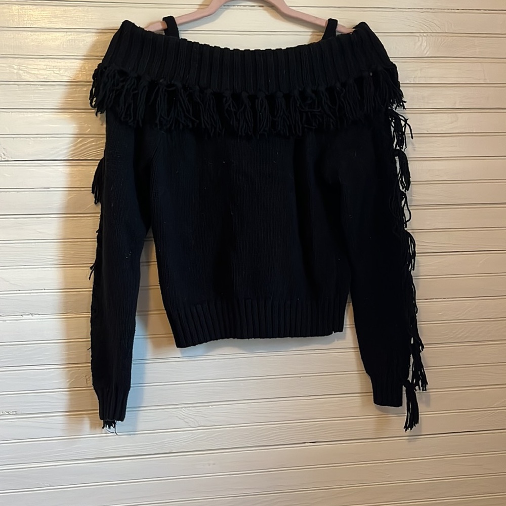 Love this sweater! Perfect for those Yellowstone/country girls! - Picture 2 of 2